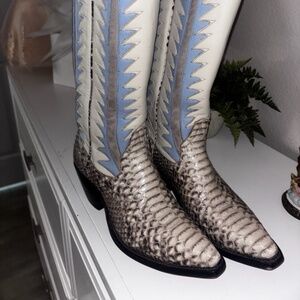 Miron Crosby boots size 9 B